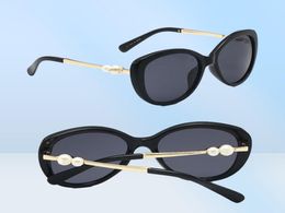 Sunglasses Family Finds 2021 Women Polarised Cat Eye Oversized Eyeglasss UV400 Fashion Pearl C And Letters8845089