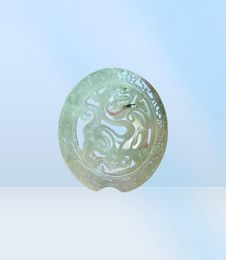 China Xiu Jade Stone Carved Fu foo Dog Lion Amulets longevity Luck Jade pendant6864098