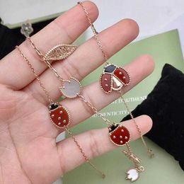 Designer VAN Ladybug Bracelet Seven Star Female Thick Electroplated Light Luxury Natural White Fritillaria Red Agate Live Broadcast With logo