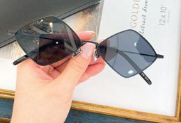 BlackGrey Geometric Sunglasses Sonnenbrille Eyewear Accessories unisex Fashion Sun glasses with Box6698838