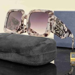 Designer for Sunglasses Popular Men Goggle Letter Women Eyeglasses Frame Vintage Metal Sun Glasses Nice B6nl