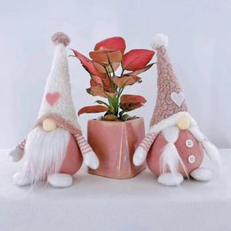 Decorative Figurines Cute Gnome Doll Ornament Love Faceless Merry Christmas Decorations For Home Party Happy Year Gifts Festoon Garland