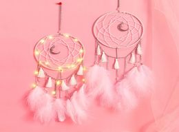 2019 New LED Lamp Flying Wind Chimes Lighting Dream Catcher Handmade Gifts Dreamcatcher Feather Pendant Romantic Creative Wall Han3349821