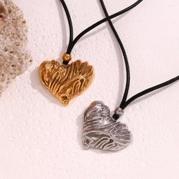 Pendant Necklaces Leather Cord Pleated Heart Necklace Tarnish Free 18K Gold Plated Jewellery Silver Colour 316L Stainless Steel Decoration