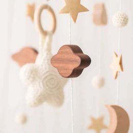 Mobiles# Crib Mobile Baby Rattle Toy 0-12Months Wooden Mobile Newborn Music Box Bed Bell Hanging Toys Holder Bracket Infant Crib Toy Gift Y240412Y240417HGGC