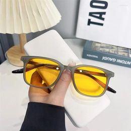 Sunglasses UV400 White Framed Light Colored Resin Men Women Retro UV Resistant Gradient Glasses Trendy Designer Sun