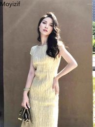 Casual Dresses French High End Light Luxury Yellow Round Neck Sleeveless Vintage Dress Summer Elegant Waist Slim Long For Women