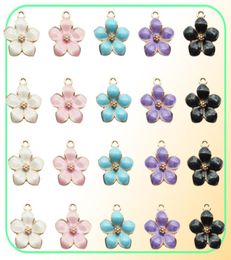 whole 100pcs Fashion classic Cute Enamel Flower Charms Pendant Necklace Bracelet DIY Unique Women Jewelry Accessory6578121