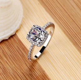 Fashion Show Elegant Temperament Jewellery Womens Girls White Silver Filled Wedding Ring Classic Vintage Ring for Women 9778367