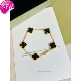 New Classic Fashion Charm Bracelets Four Leaf Clover Designer Jewelry 18K Gold Bangle bracelet for women men Necklaces Chain elegant jewelery Gift