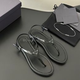Flip flops for women Flat slippers sandal slide Comfortable beach slippers laidy Luxury designer slippers Vacation shoes With box Factory footwear