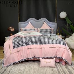 Bedding Sets Luxury Satin Like Silk And Cotton Embroidery Set Lattice Printing Double Duvet Cover Bed Sheet Pillowcases Home Textiles