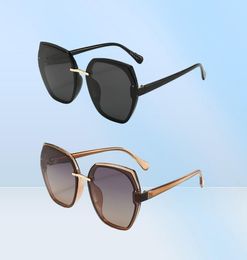 2020 New Luxury MILLIONAIRE L Sunglasses full frame Vintage Designer V sunglasses for Men Women Gold sell Gold plated Top tren7104495