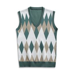 Foreign Trade Spring and Autumn Thin V-neck Knitted Sweater Vest Slim Fit Fashionable Mens Sweater 240408