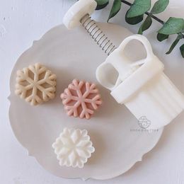 Baking Moulds 50g Snowflake Moon Cake Mould Pastry 3D Hand Pressure Plunger DIY Tool Winter Festival Decoration Tools Kitchen