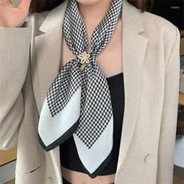 Scarves Houndstooth Silk Square Scarf Women Satin Shawl Wrap Hijab Female Hair Band Luxury Headkerchief 70 70cm Echarpe 2024 Bandana