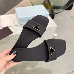 Woman Designer Slide Black Satin Slides Quilted Leather Slipper Summer Flat Mule Sandals House Beach Pool Comfort Mules Casual