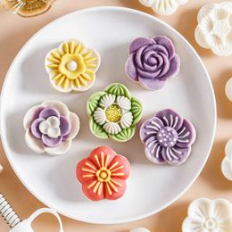 Baking Moulds 4/6pcs Chinese Mid-Autumn Mooncake Mold Hand Press 3D Flower Cake Dessert Mould Plastic Cookie Pastry Stamp Kitchen Bakeware