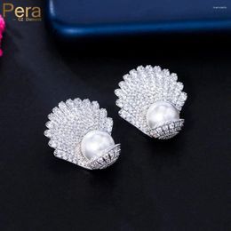 Stud Earrings Pera Dignified Shiny White Cubic Zirconia Chic Shell Design With Pearl Earring For Women Fashion Banquet Jewelry Party E944