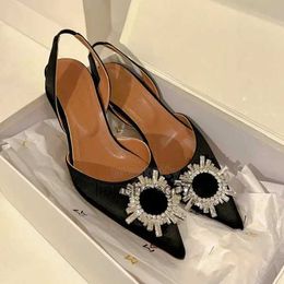 Sandals Designer Sandals Amina muaddi Dress Shoes Satin pointed slingbacks Bowtie pumps Crystal-sunflower Womens Luxury sexy Party Wedding 24040413ZX3S