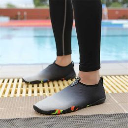 Number 40 Rubber Sole Beach Flip Flops Men Slippers White Sandals Man Shoes Camouflaged Boots Sneakers Sports Jogging