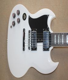 Good quality 400 white electric guitar for lefthanded people8850201