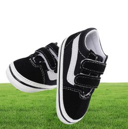 Newborn Baby Shoes Girl Boy Soft Sole Shoe Anti Slip Canvas Sneaker Trainers Prewalker Black White 018M First Walker Shoes7226001