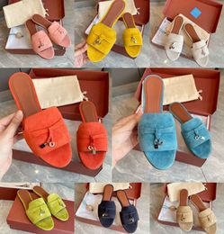 Loro P Ladies Slippers Womens Summer Charms Walk Sandals Beach Slide Suede Leather Flip Flops Loafers Solid Colour With Lock2024