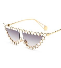 New diamondencrusted sunglasses street shooting explosions big name with the same sunglasses personality cat eye sunglasses3943569