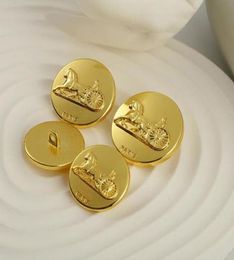 Metal Letter Carriage Buttons Diy Sewing Letters Button for Coat Shirt Sweater High Quality 18202223mm3347889