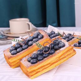 Decorative Flowers 1PC Artificial Blueberry Shortbread Dessert Decoration Pography Pro Food Simulation Cake Model Tea Table FCYY-015