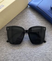 2020 New Sunglasses Classic Women Square Frame Sun glasses Vintage Lady Brand Designer Sunglasses Dreamer 17 T203856093