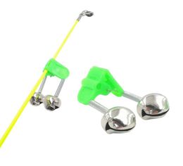 100pcslot Fishing Bite Alarms Fishing Rod Bell Rod Clamp Tip Clip Bells Ring Green ABS Fishing Accessory Outdoor Metal9184056