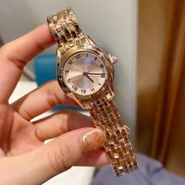 Luxury Designer Kobiety oglądają złotą markę Auto Randka Po prostu stal nierdzewna Zespół kobiet zegarki na rękę dla kobiety urodziny w Walentynki Prezent na Dzień Matki