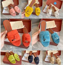 Loro P Ladies Slippers Womens Summer Charms Walk Sandals Beach Slide Suede Leather Flip Flops Loafers Solid Color With Lock Minority simplicity