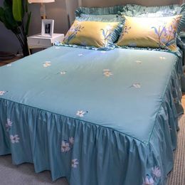 Bedding Sets Small Floral Four-Piece Set Bedspread Pure Cotton Non-Slip Lace Bed Skirt Sheet Comforters