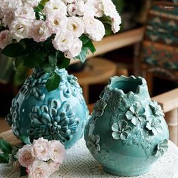 Vases Retro Nostalgic Ceramic Embossed Classical Plum Blossom Bottle Flower Arranger Living Room Desk Decoration Vase