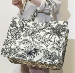 Luxury Designer Handbag for Women Shoulder Bag High Quality Jacquard Embroidery Brand Shopper Beach with Short Handles Tote Bags 27218494