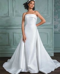 Elegant lång satin 2 och 1 trädgård bröllopsklänningar med löstagbar tåg mantel vestido de novia ärmlös moderna svep tåg brudklänningar för kvinnor