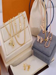 Europe America Fashion Style Jewelry Sets Men Lady Women Engraved V Initials Twig Necklace Earrings Sets 1Sets MP24563115088