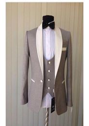 2018 New Light Grey Groom Tuxedos Cheap Ivory Shawl Collar Blazer Groomsmen Suit Mens Wedding Suits Custom Made JacketPantsVest6295355