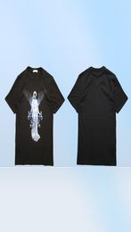20SS Fashion New Mens T Shirt Men Women High Quality Short Sleeves Fashion Couples Cotton Printing Black T Shirt5919358