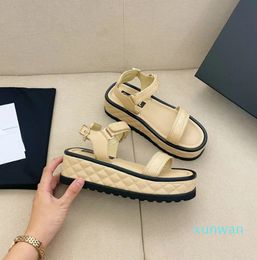 Designer Donne Donne di alta qualità Slide femminili Crystal Cryn Leth Chave Chave Platform Platform Summer Beach Slipper