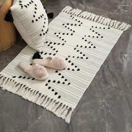 Carpets Fashion And Comfortable Nordic Hand-woven Cut Flower Tassel Floor Mat Bedside Bedroom Foot Pad Carpet