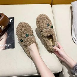 Casual Shoes BKQU Women's Winter 2024 Fashion Chain Rhinestones Wear Flat-bottomed Lamb Wool Plus Velvet One Pedal Beanie Cotton