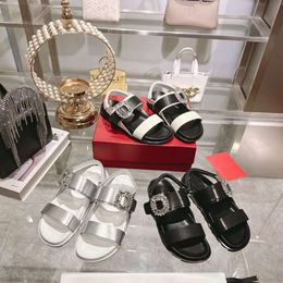 24 Summer New Leather Versatile Sponge Cake Thick Soled Roman Sandals with Diamond Buckle and Exposed Toe Women's Shoes