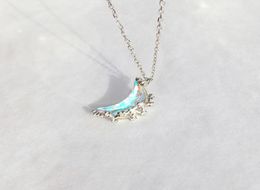 Pendant Necklaces Glowing Discoloration Moon Chain Necklace Korea Creative Luminous Stone Charm For Women Choker Wedding Party Jew5404952