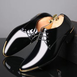 Italian Luxury Mens Shoes Oxford Quality Patent Leather White Wedding Size 3848 Black Soft Man Dress Formal Shoe Male 240407
