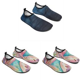 Männer Frauen individuelle Watschuhe Cartoon Tierdesign DIY WORD Schwarz weiß blau rotes Slip-On-Herren-Trainer Gai 052