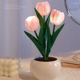 Decorative Figurines Tulip Table Lamp LED Bedside Simulation Flower Bouquet Bedroom Romantic Atmosphere Birthday Gift Home Decoration